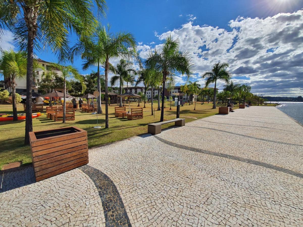 Life By Rei Dos Flats *